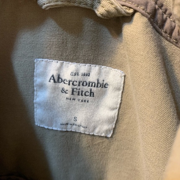 Ambercrombie & Fitch lightweight trench coat size Small safari w/hood. - Picture 2 of 13